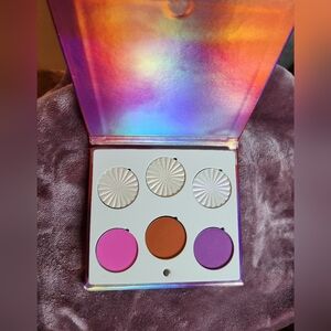 OFRA Highlighter And Blush Pallete